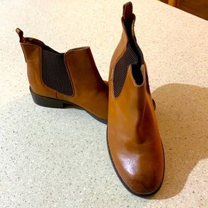 Clarks Pita Sedona Dark Tan Leather 7.5 booties like new